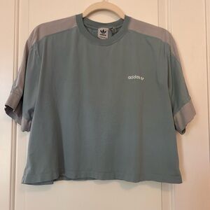 Adidas Women's Two-Tone Gray & Sage Short Sleeve Crop Athletic Casual Tee